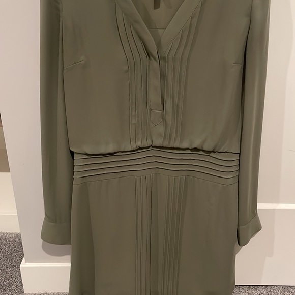 Dress - Picture 3 of 4